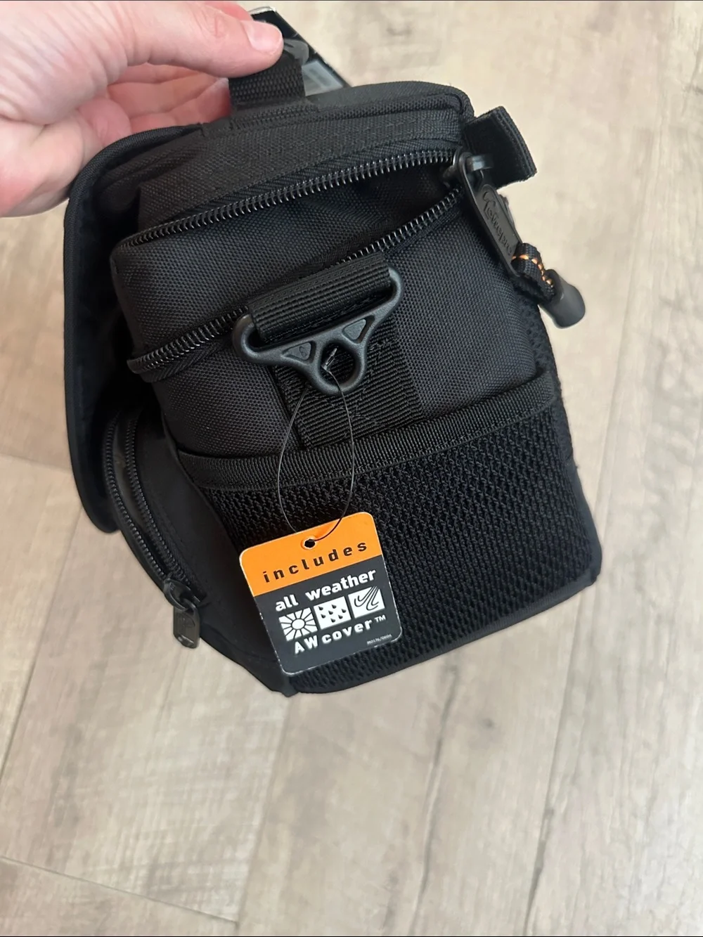 NWT Lowepro Nova 1 AW Black Camera Bag